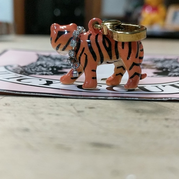 JUICY COUTURE TIGER CHARM!!!🐯🐯🐯🐾🐾🐾 - Picture 3 of 14
